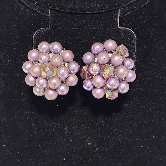 Vintage Cluster Clip On Earrings Japan Purple Faux Pearl And Glass Bead 1" - Picture 2 of 4